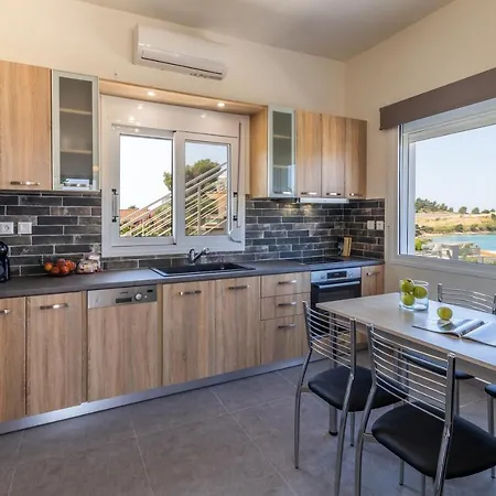 Amy's Seaside Oasis Apartment *